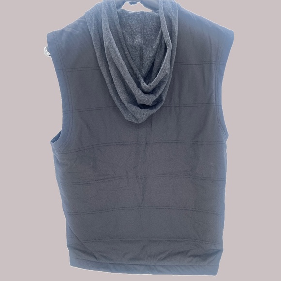 Travis Mathew - Oneway hooded vest - Picture 2 of 3